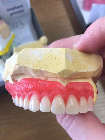 Sea Dent protez laboratuvarı çalışanları