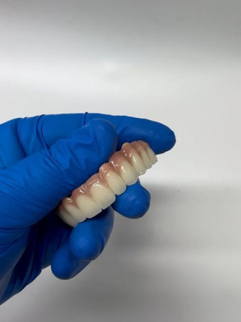 Sea Dent laboratuvarında çalışma masası