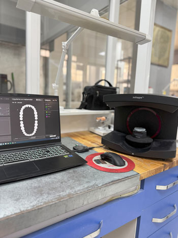 Sea Dent laboratuvarında protez kalite kontrol aşaması