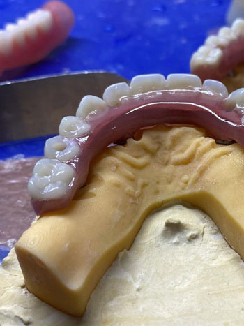 Sea Dent diş protez laboratuvarı üretim masası